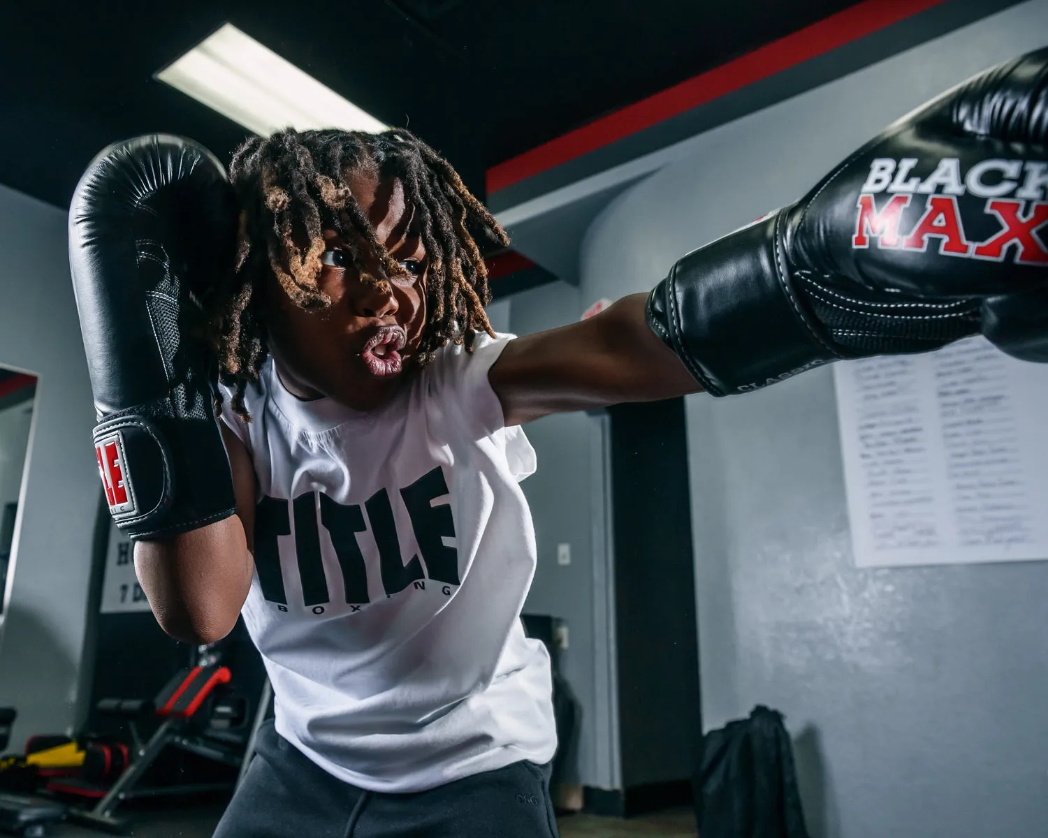 TITLE Classic Black Max Boxing Gloves